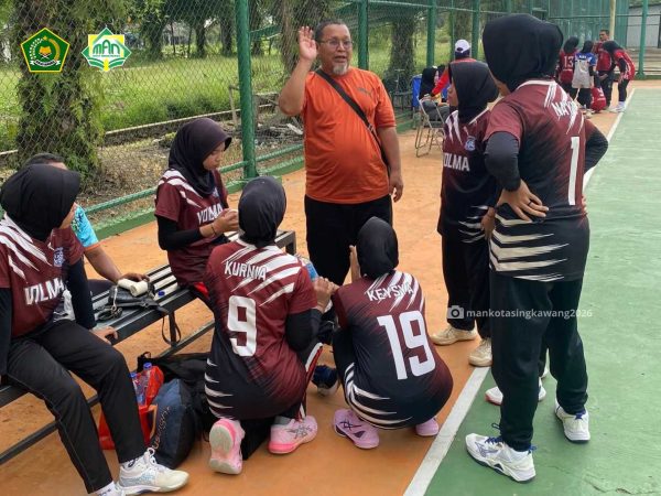 Dilepas dengan Doa, Berangkat dengan Semangat Tim Voli Putri MAN Singkawang Tampil Percaya Diri Bukti Kerja Keras dan Kekompakan