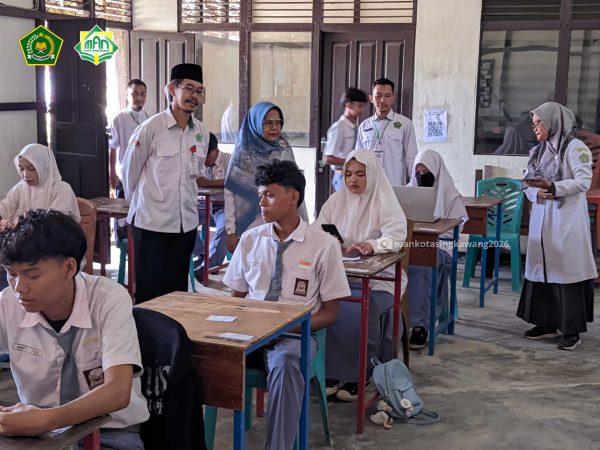 Monitoring Hari Kedua Ujian Madrasah  Kasi Pendidikan Islam Kemenag Singkawang Tinjau Langsung Pelaksanaan Dan  Berikan Semangat bagi Murid